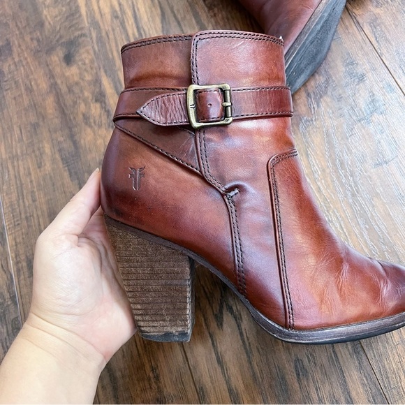 Frye • Patty Riding Bootie brown leather Redwood ankle boot heeled strap buckle - Picture 10 of 15
